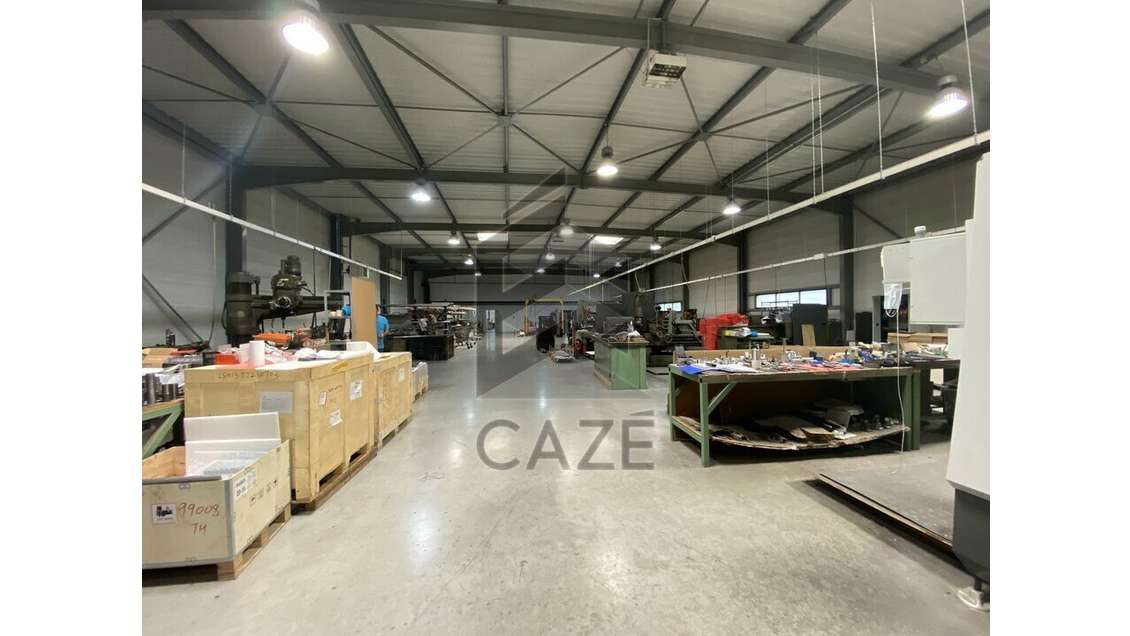 Bâtiment indépendant 1000m² St-Médard-en-Jalles