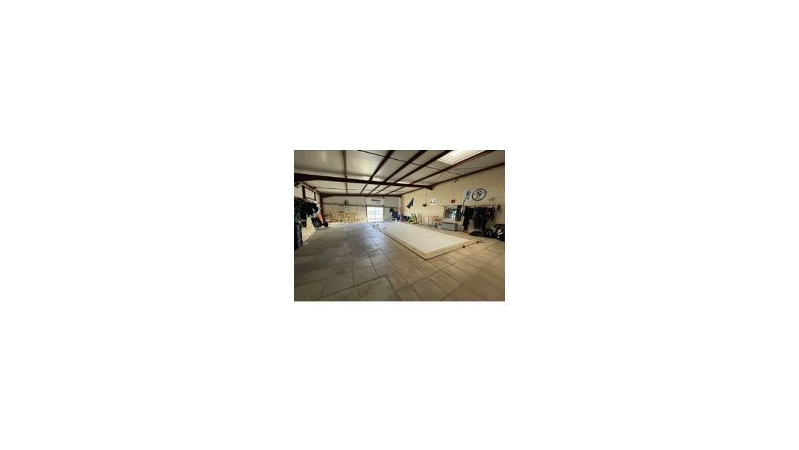 À vendre local d'activités 632m² à Saint-Memmie
