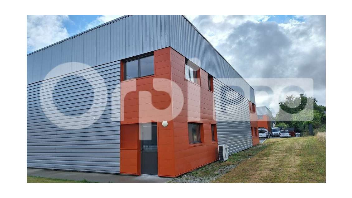 A vendre local 372m² zone de Brais St Nazaire