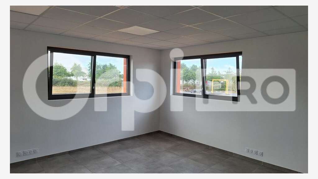 A vendre local 372m² zone de Brais St Nazaire
