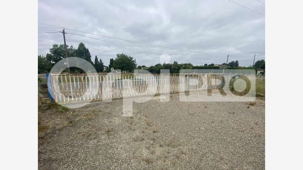 A vendre entrepôt 600m² Saint-Nicolas-de-la-Grave