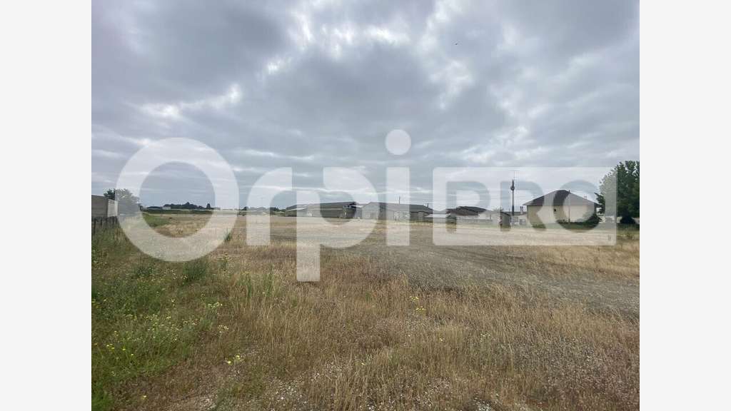 A vendre entrepôt 600m² Saint-Nicolas-de-la-Grave