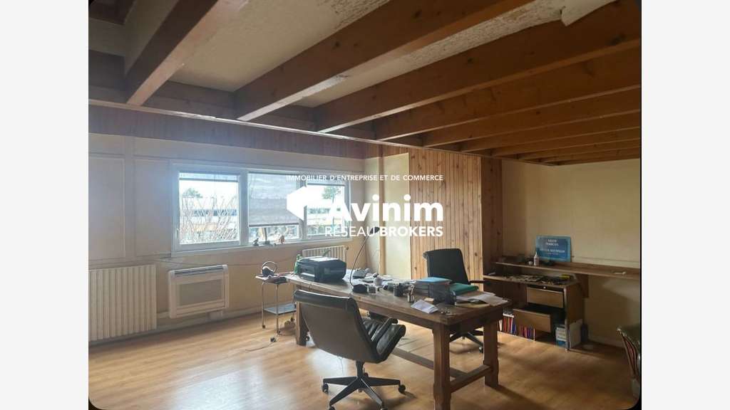 Entrepôt 1200m² à vendre Saint-Ouen-l'Aumône
