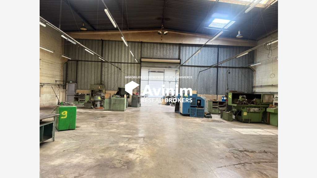 Entrepôt 1200m² à vendre Saint-Ouen-l'Aumône