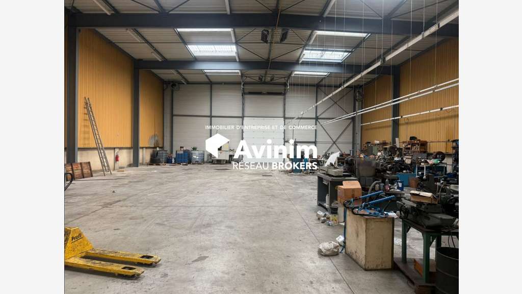 Entrepôt 1200m² à vendre Saint-Ouen-l'Aumône