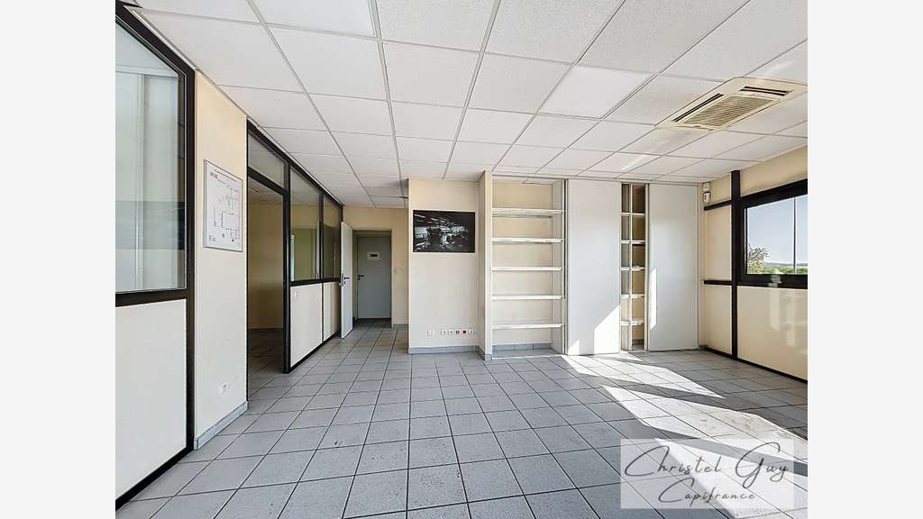 Local/bureau/Entrepôt à vendre SAINT PATERNE R