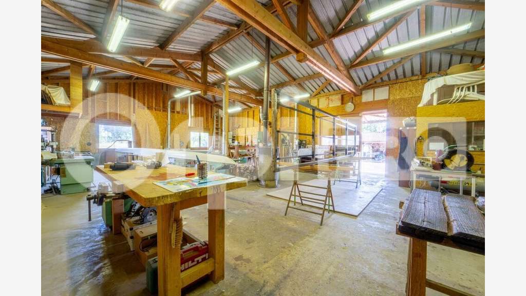 Bien mixte 166m² que 2280m² à vendre dans le 40