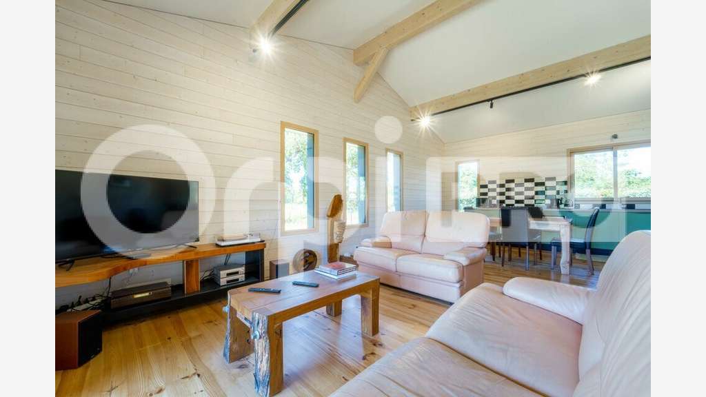 Bien mixte 166m² que 2280m² à vendre dans le 40