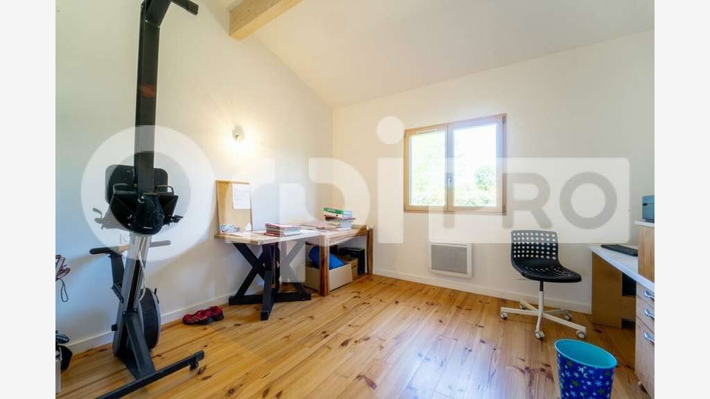 Bien mixte 166m² que 2280m² à vendre dans le 40