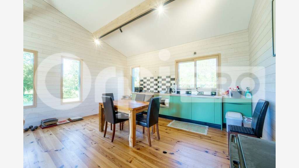 Bien mixte 166m² que 2280m² à vendre dans le 40