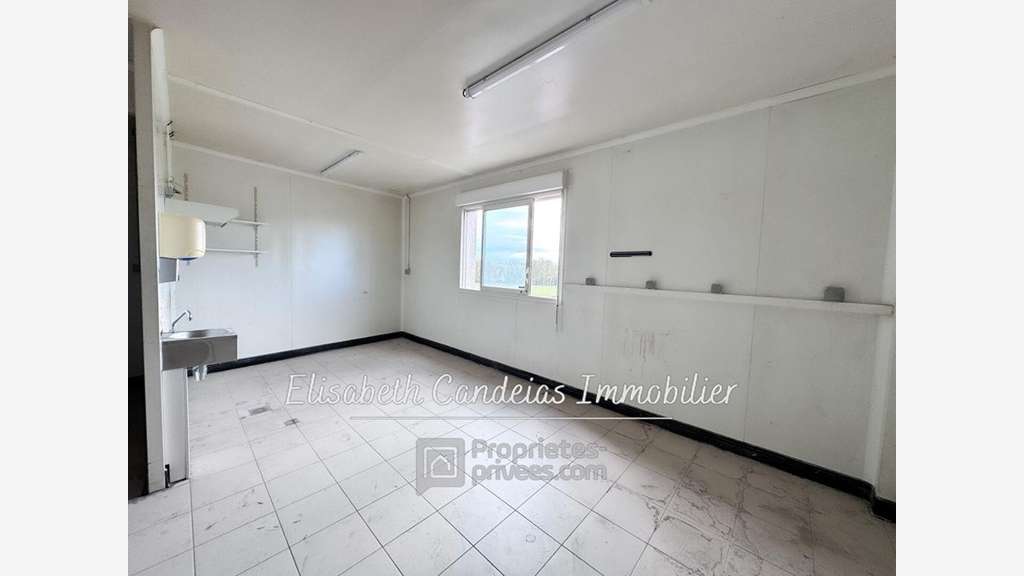 Vente local commercial 120m² Saint Paul Sur Save 