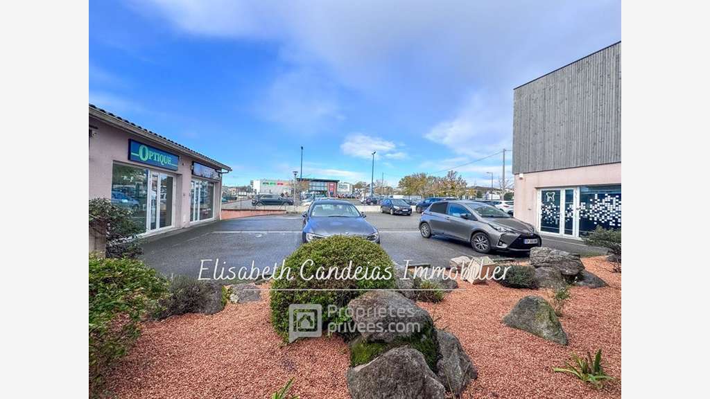 Vente local commercial 120m² Saint Paul Sur Save 
