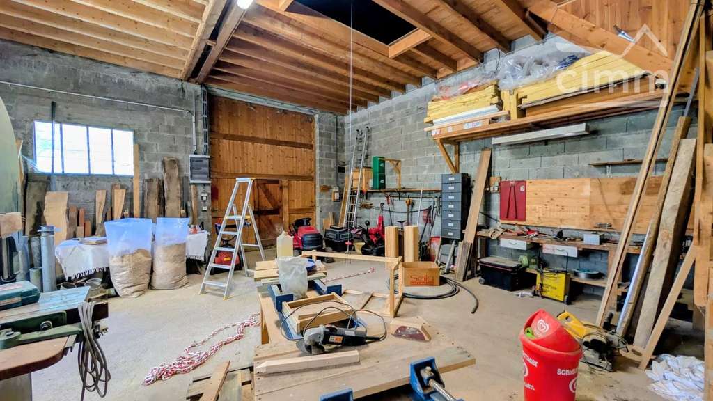 AV bâtiment artisanal 142m² St-Pierre-d'Entremont