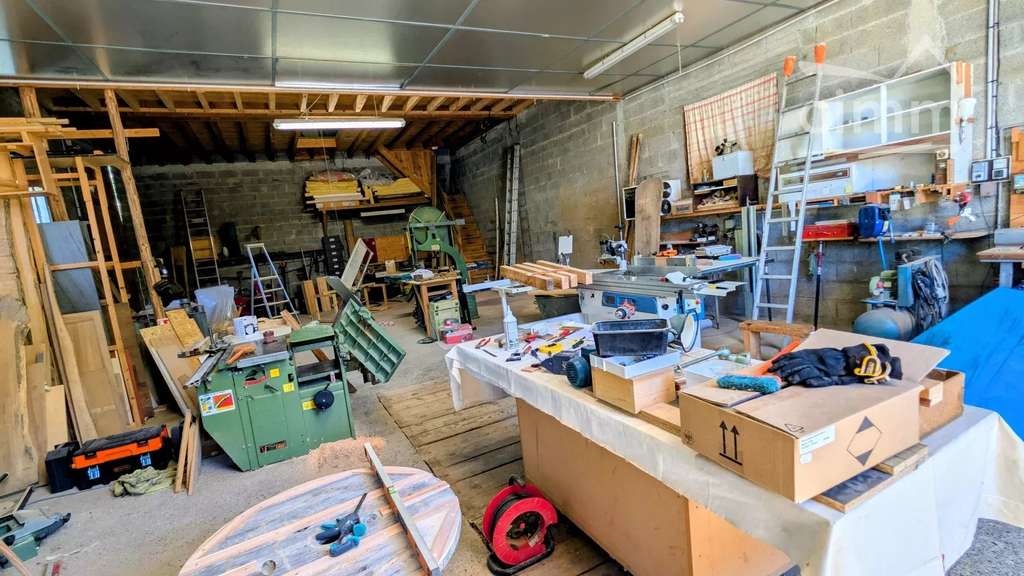 AV bâtiment artisanal 142m² St-Pierre-d'Entremont