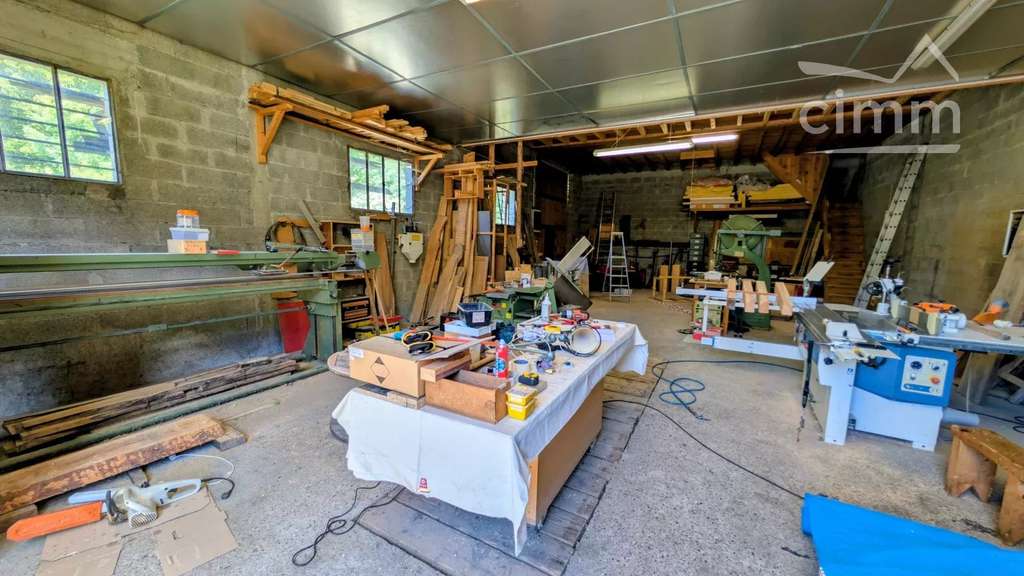 AV bâtiment artisanal 142m² St-Pierre-d'Entremont