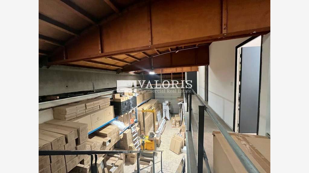 Local d'activités 410m² à vendre Saint Priest A43 