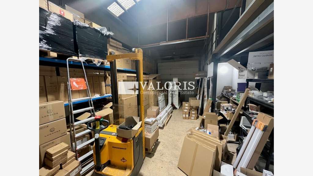 Local d'activités 410m² à vendre Saint Priest A43 