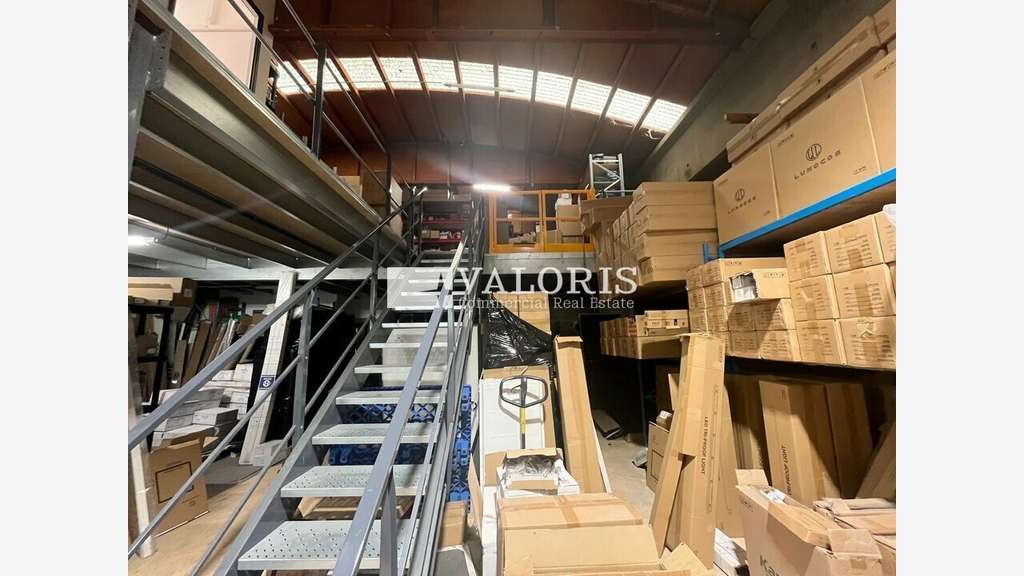 Local d'activités 410m² à vendre Saint Priest A43 