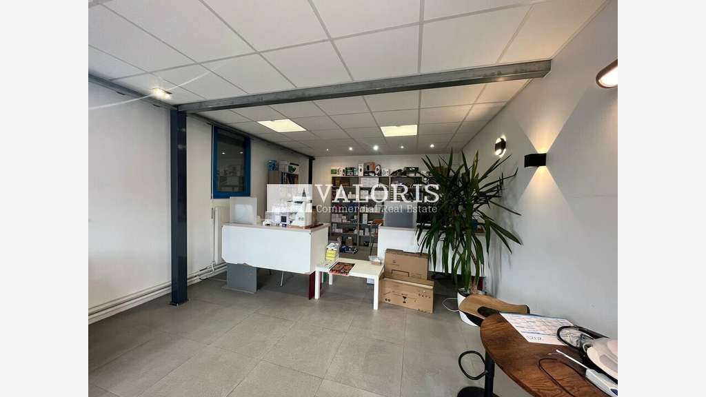 Local d'activités 410m² à vendre Saint Priest A43 