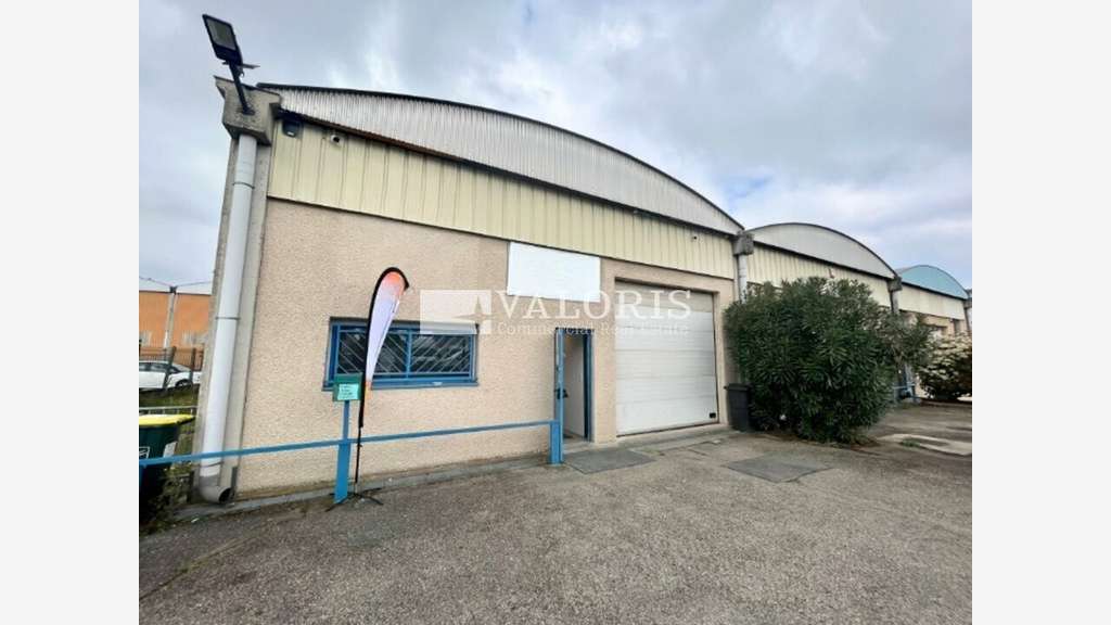 Local d'activités 410m² à vendre Saint Priest A43 