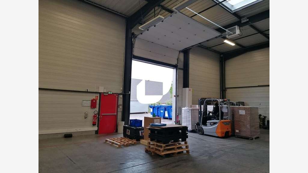 Vente Local d'activité 1794m² Saint priest