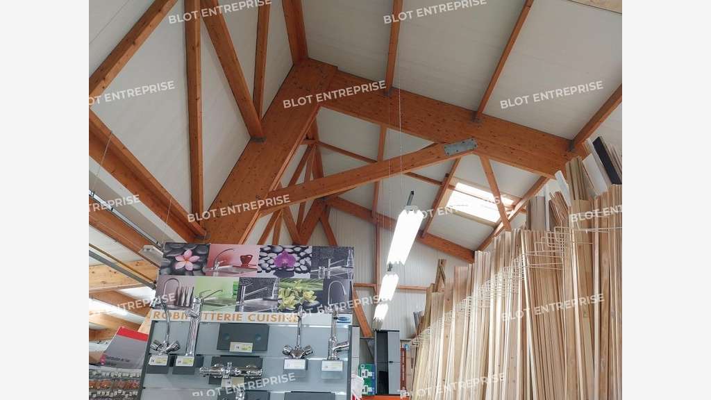 A vendre local 1000m² à Saint-Quay-Portrieux