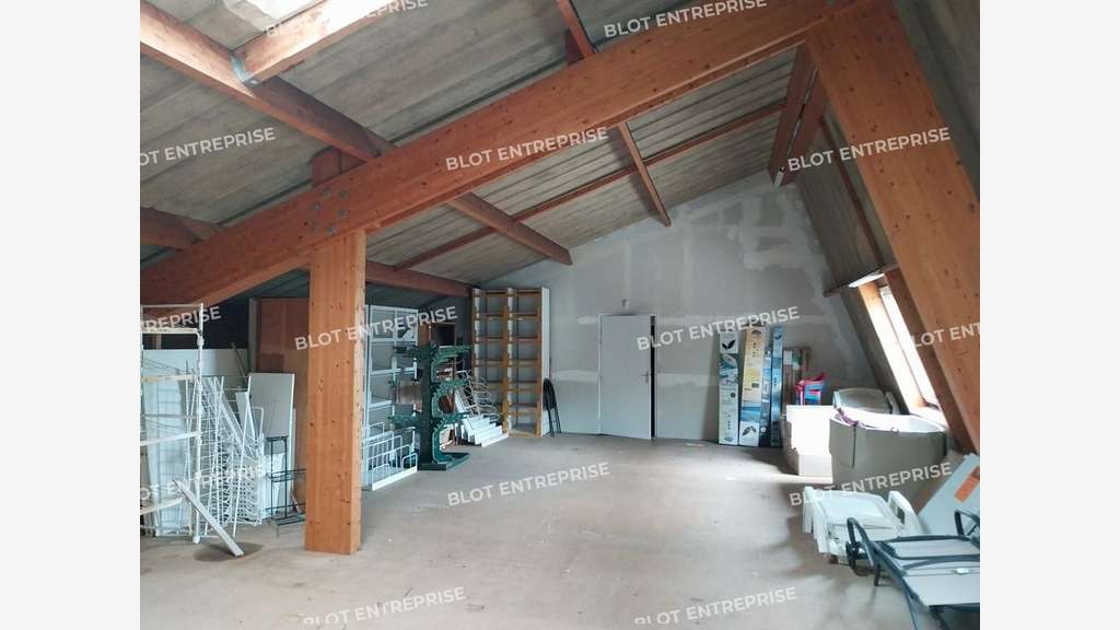 A vendre local 1000m² à Saint-Quay-Portrieux