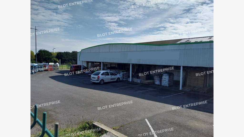 A vendre local 1000m² à Saint-Quay-Portrieux