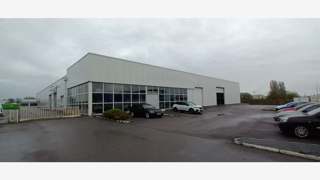 À vendre local 2607m² à Saint-Romain-de-Colbosc