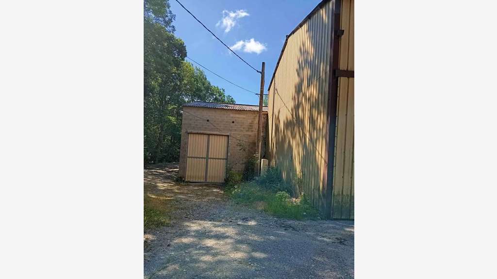 À Vendre – Local Industriel de 1 100 m² à Sain