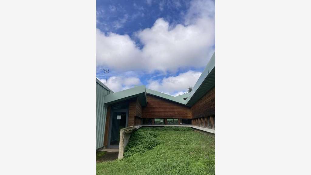 A vendre ancien couvent 3 410m² proche Nevers