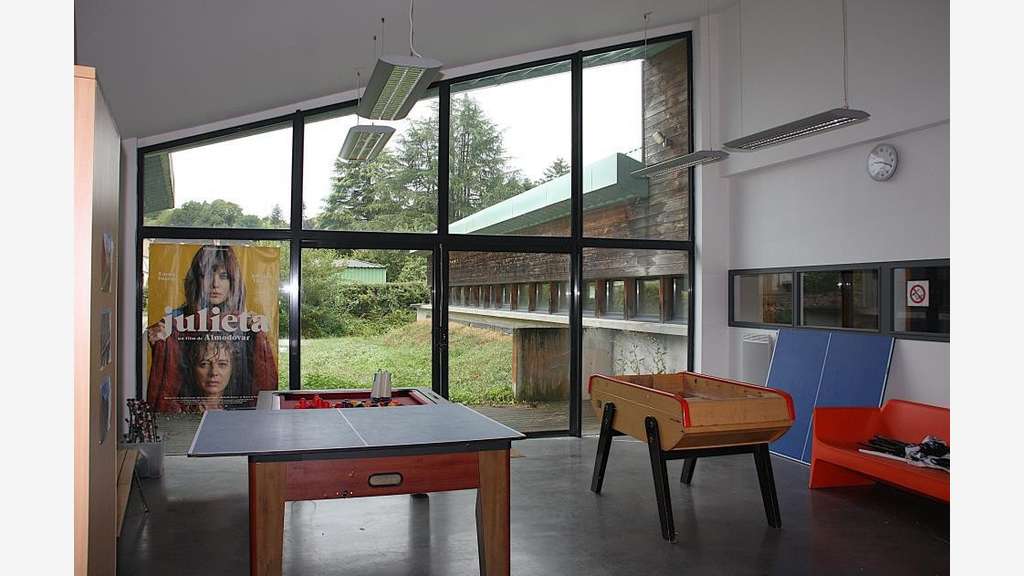 A vendre ancien couvent 3 410m² proche Nevers