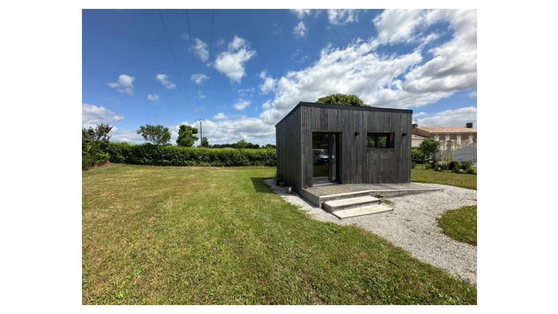 Local pro/ Bureau- Chalet autonome de 20 m² sur 