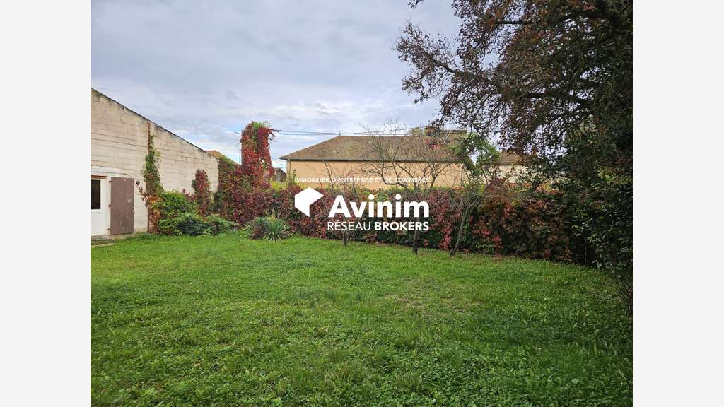 Vente locaux d'activités 2720m² à Saint-Trivier