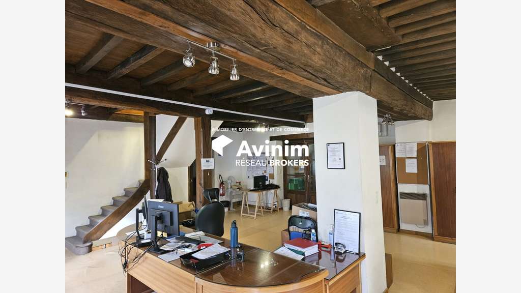Vente locaux d'activités 2720m² à Saint-Trivier