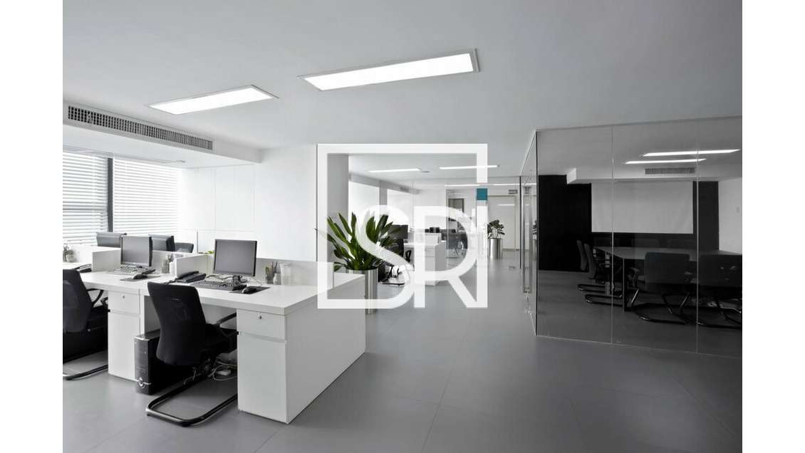 Vente entrepôt 1180m² empl stratégique à St-Yorre