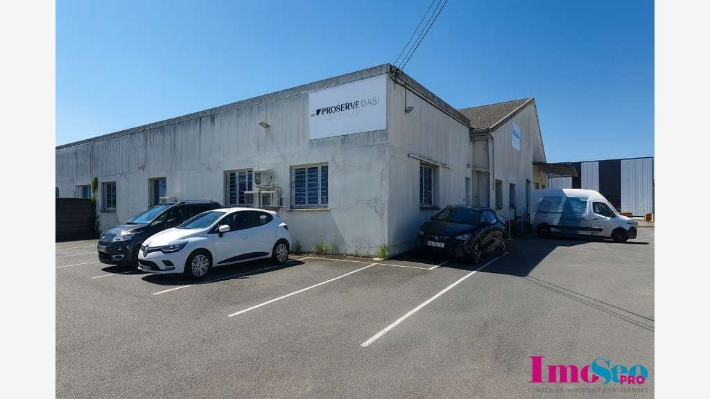 Entrepôt 800m² à vendre Sainte-Eulalie Grand Tour