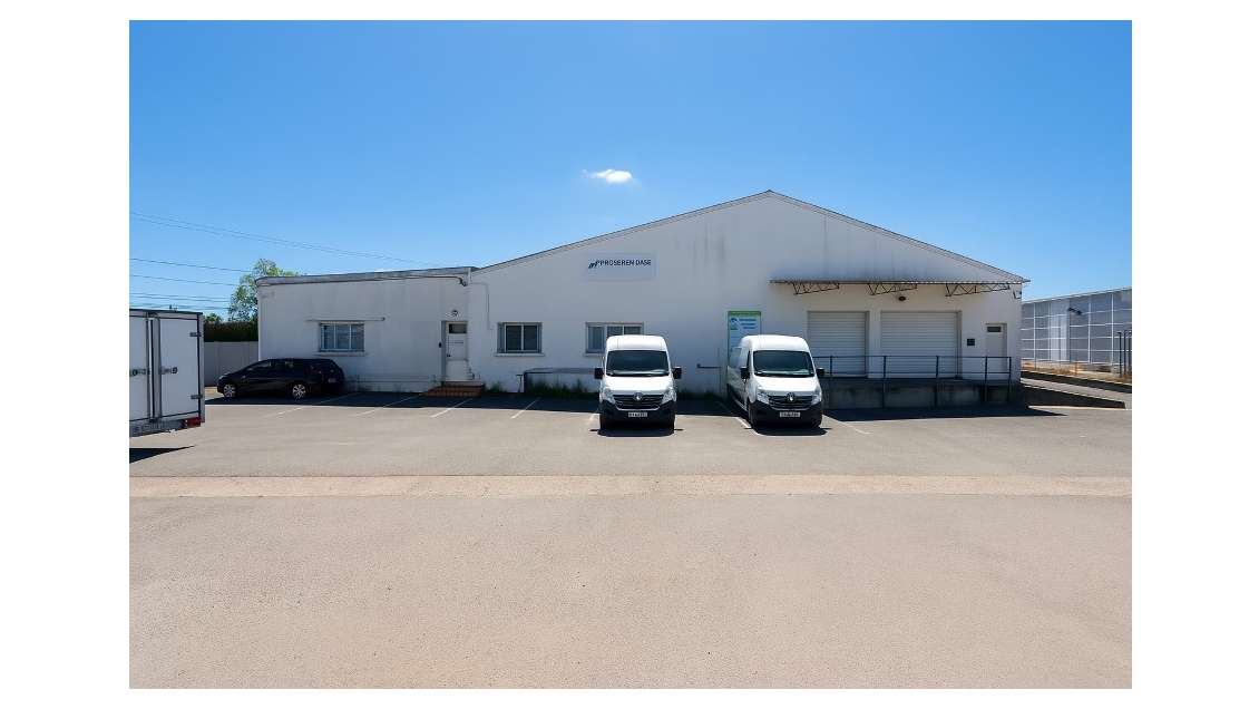 Entrepôt 800m² à vendre Sainte-Eulalie Grand Tour