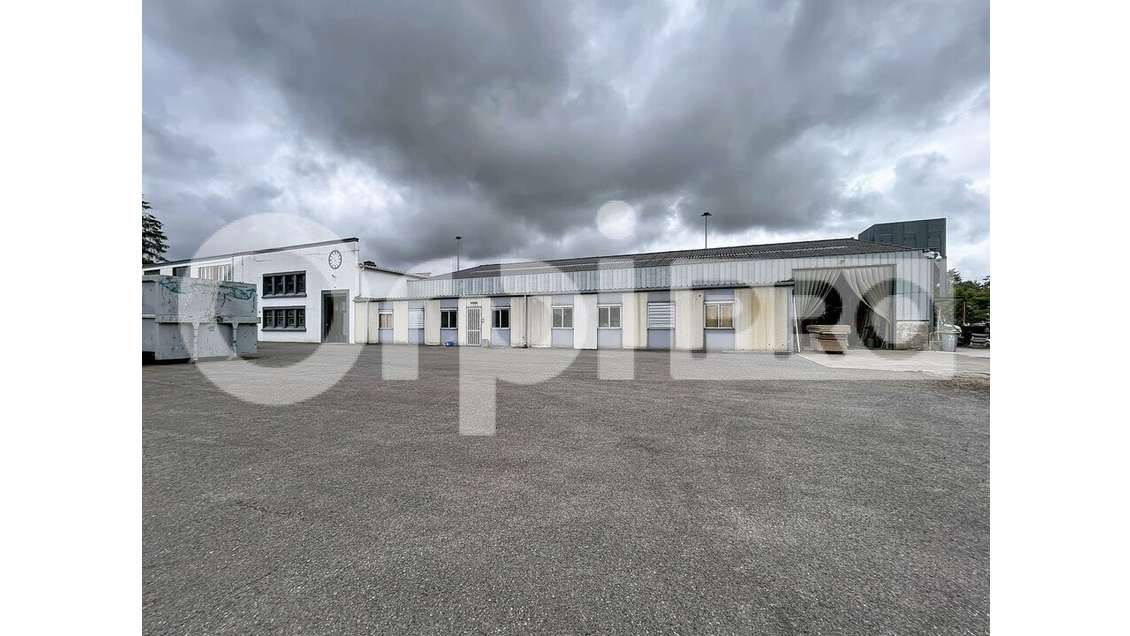 Local industriel 2044m² à vendre Sainte-Geneviève