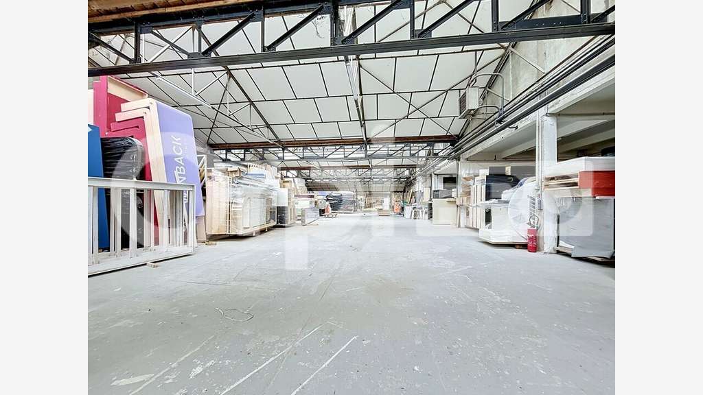 Local industriel 2044m² à vendre Sainte-Geneviève