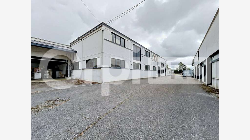 Local industriel 2044m² à vendre Sainte-Geneviève