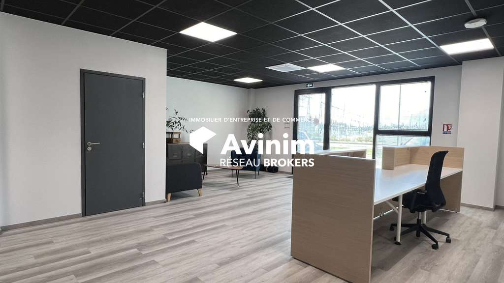 À VENDRE – LOCAL D’ACTIVITÉ DE 351 M² – ALPESPACE 