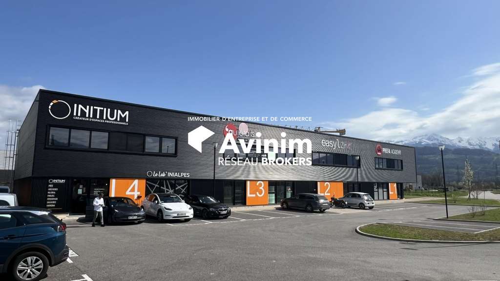 À VENDRE – LOCAL D’ACTIVITÉ DE 351 M² – ALPESPACE 