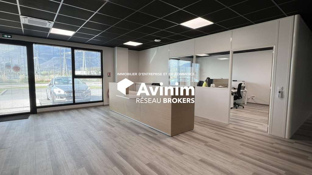 À VENDRE – LOCAL D’ACTIVITÉ DE 351 M² – ALPESPACE 