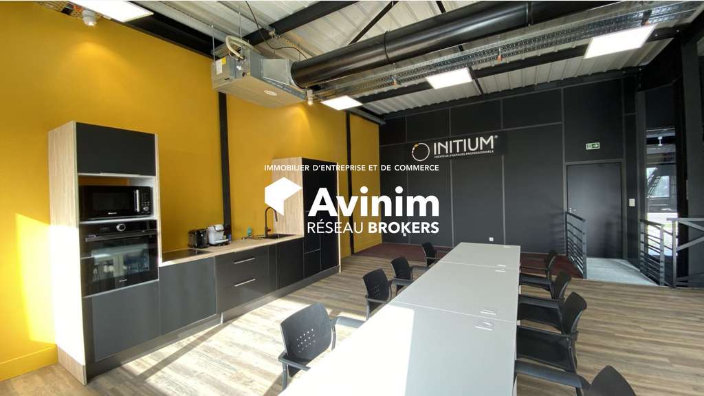 À VENDRE – LOCAL D’ACTIVITÉ DE 371 M² – ALPESPACE 