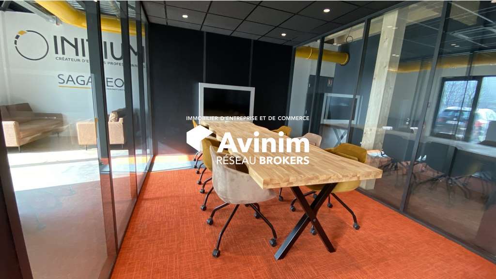 À VENDRE – LOCAL D’ACTIVITÉ DE 371 M² – ALPESPACE 