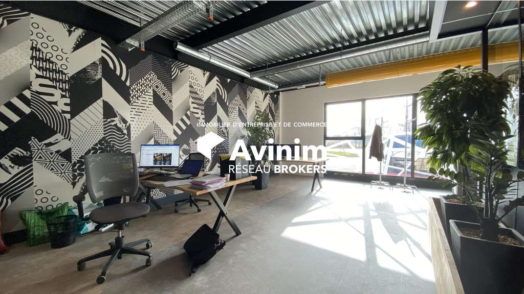 À VENDRE – LOCAL D’ACTIVITÉ DE 371 M² – ALPESPACE 