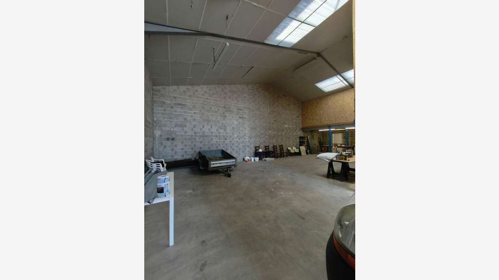 SAINTE-LUCE-SUR-LOIRE - LOCAL D'ACTIVITE -