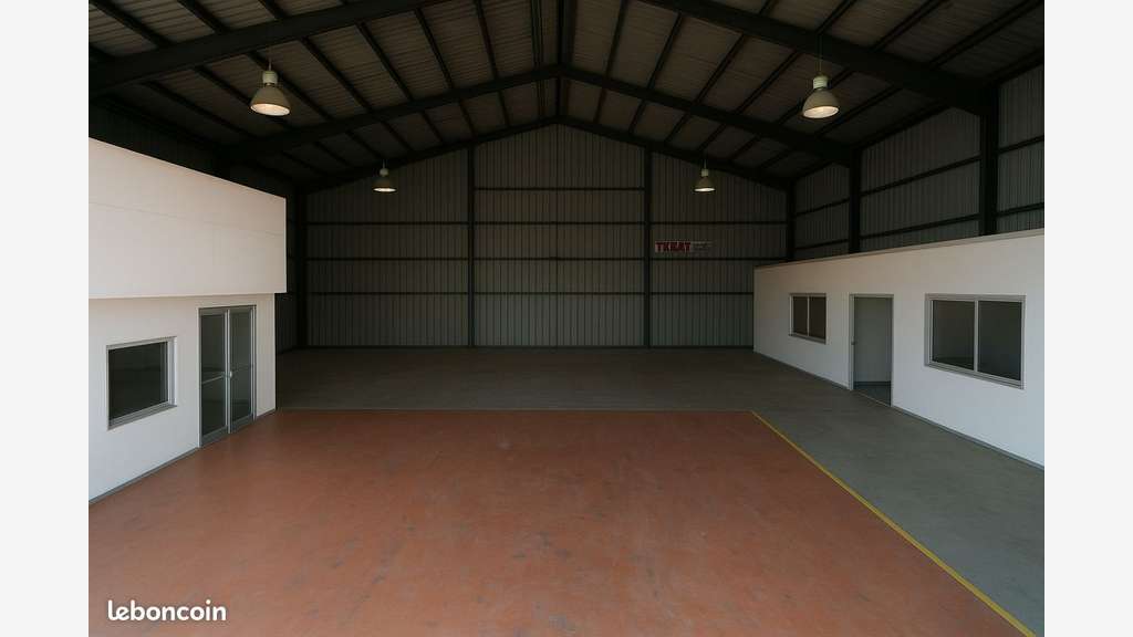 Vente local d'activité 531m² + terrasse Ste Maxime