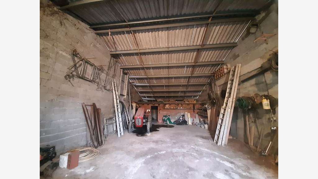 Vente entrepôt 400m² à Sainte-Terre